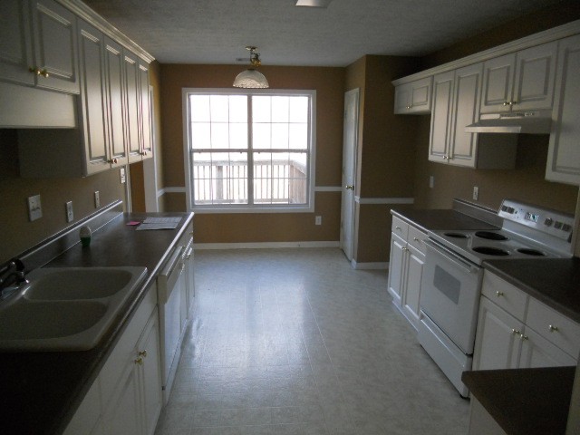 240 Forest Brook Dr, Covington, GA 30016 photo 8