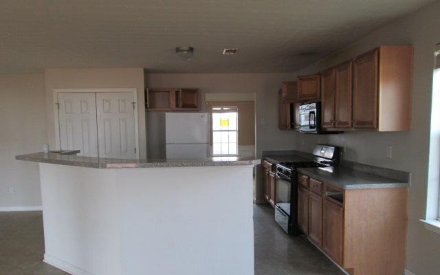 13186 Henderson Dr, Hampton, GA 30228 photo 2