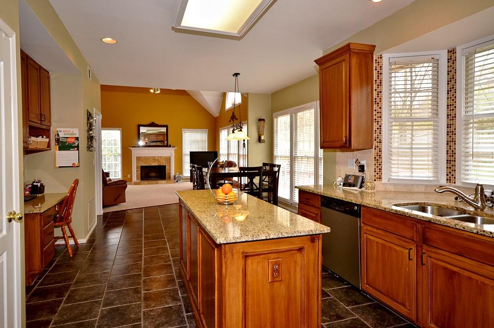 220 Saint Devon Xing, Duluth, GA 30097 photo 4