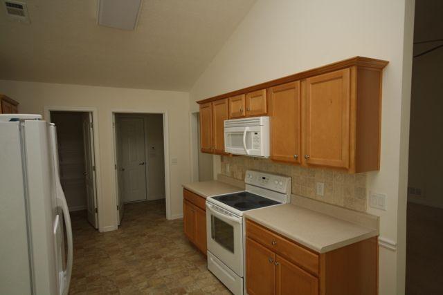 309 Victory Cir, Commerce, GA 30529 photo 11