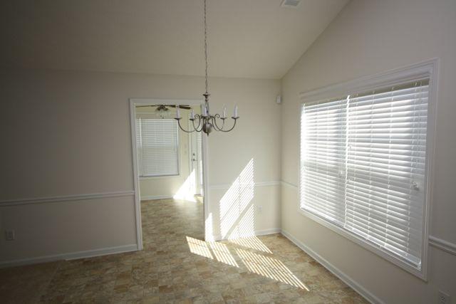 309 Victory Cir, Commerce, GA 30529 photo 8