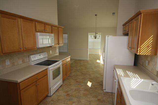 309 Victory Cir, Commerce, GA 30529 photo 12