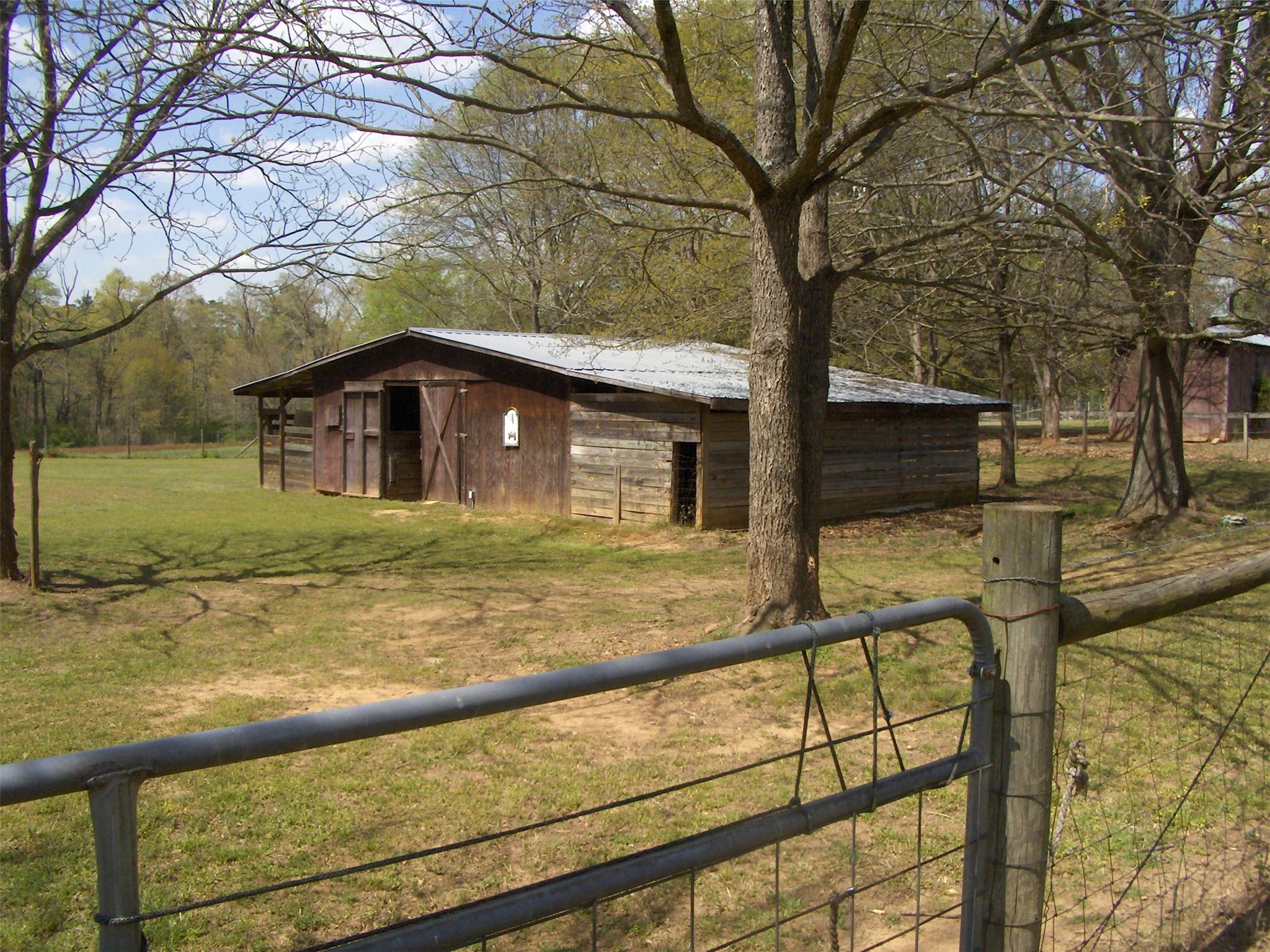 976 Bethlehem Rd, Winder, GA 30680 photo 3