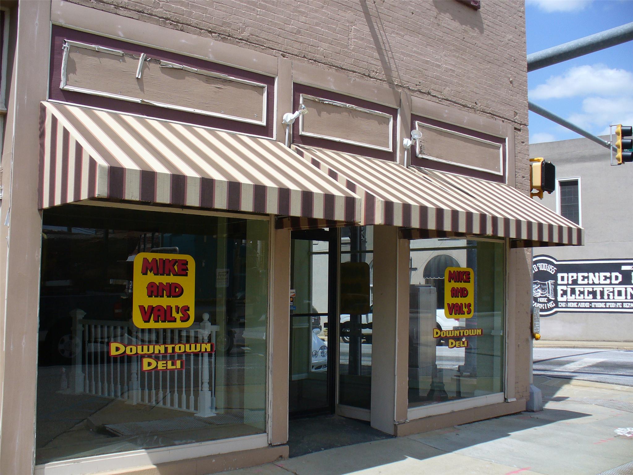 64 N Broad St, Winder, GA 30680 photo 1