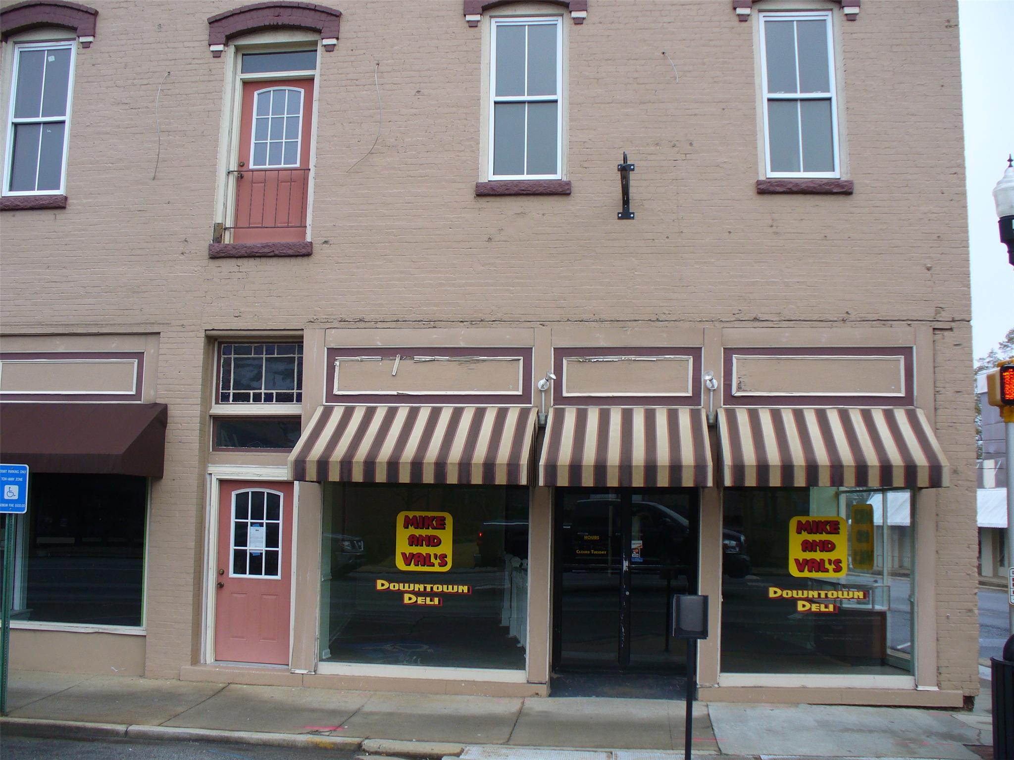 64 N Broad St, Winder, GA 30680 photo 5