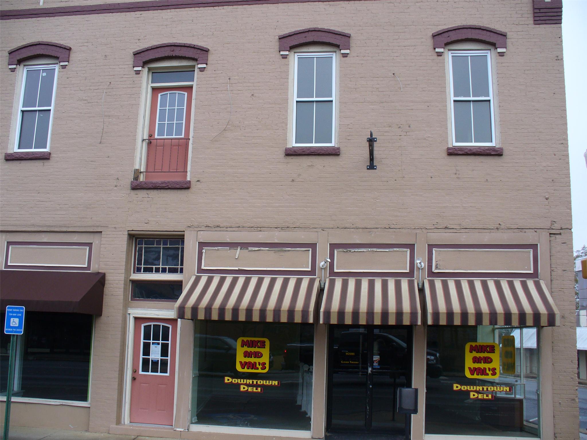 64 N Broad St, Winder, GA 30680 photo 6