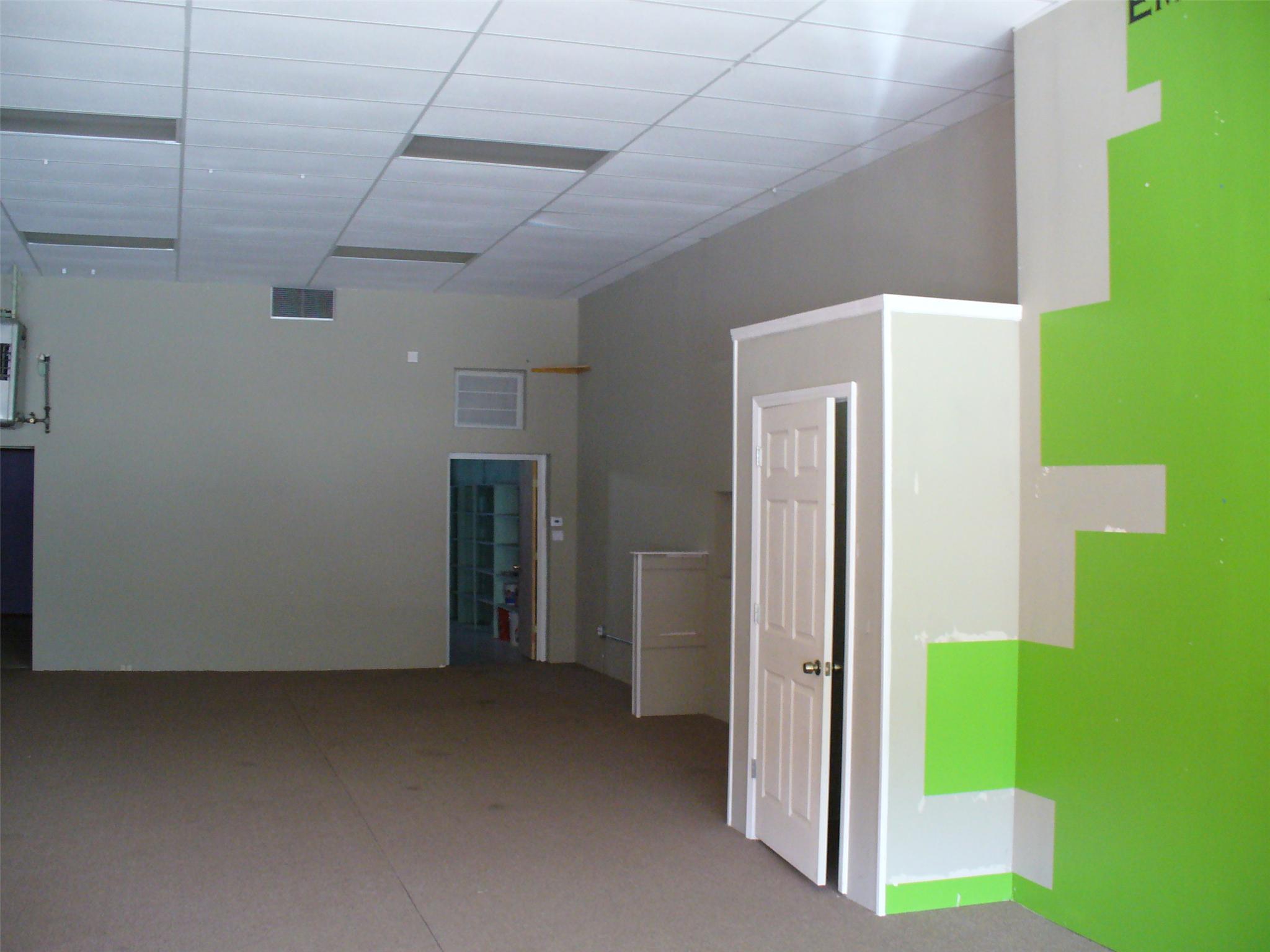 64 N Broad St, Winder, GA 30680 photo 3