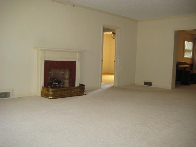 574 Grand Ave, Cornelia, GA 30531 photo 4