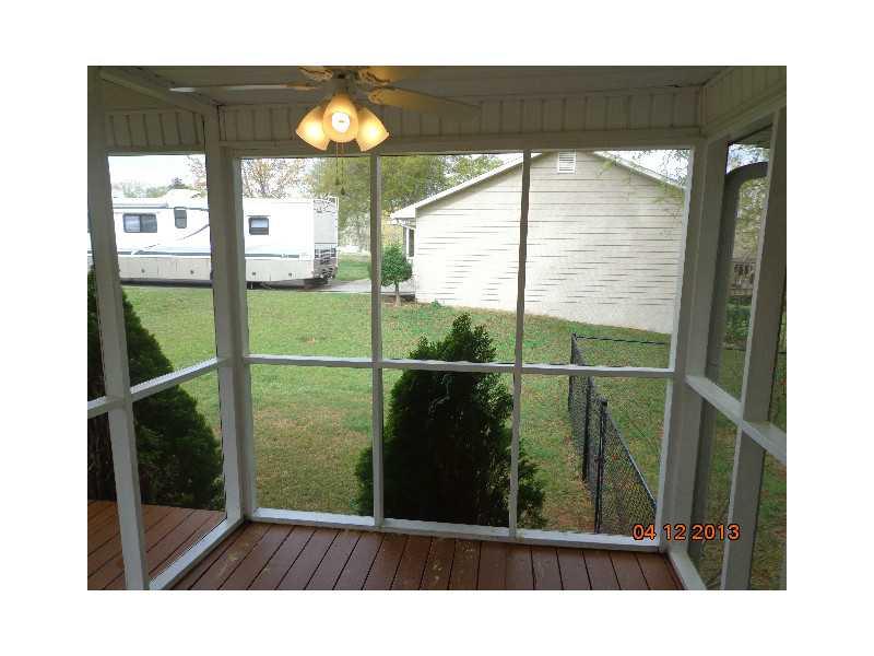 16 Farmbrook Dr, Cartersville, GA 30120 photo 3