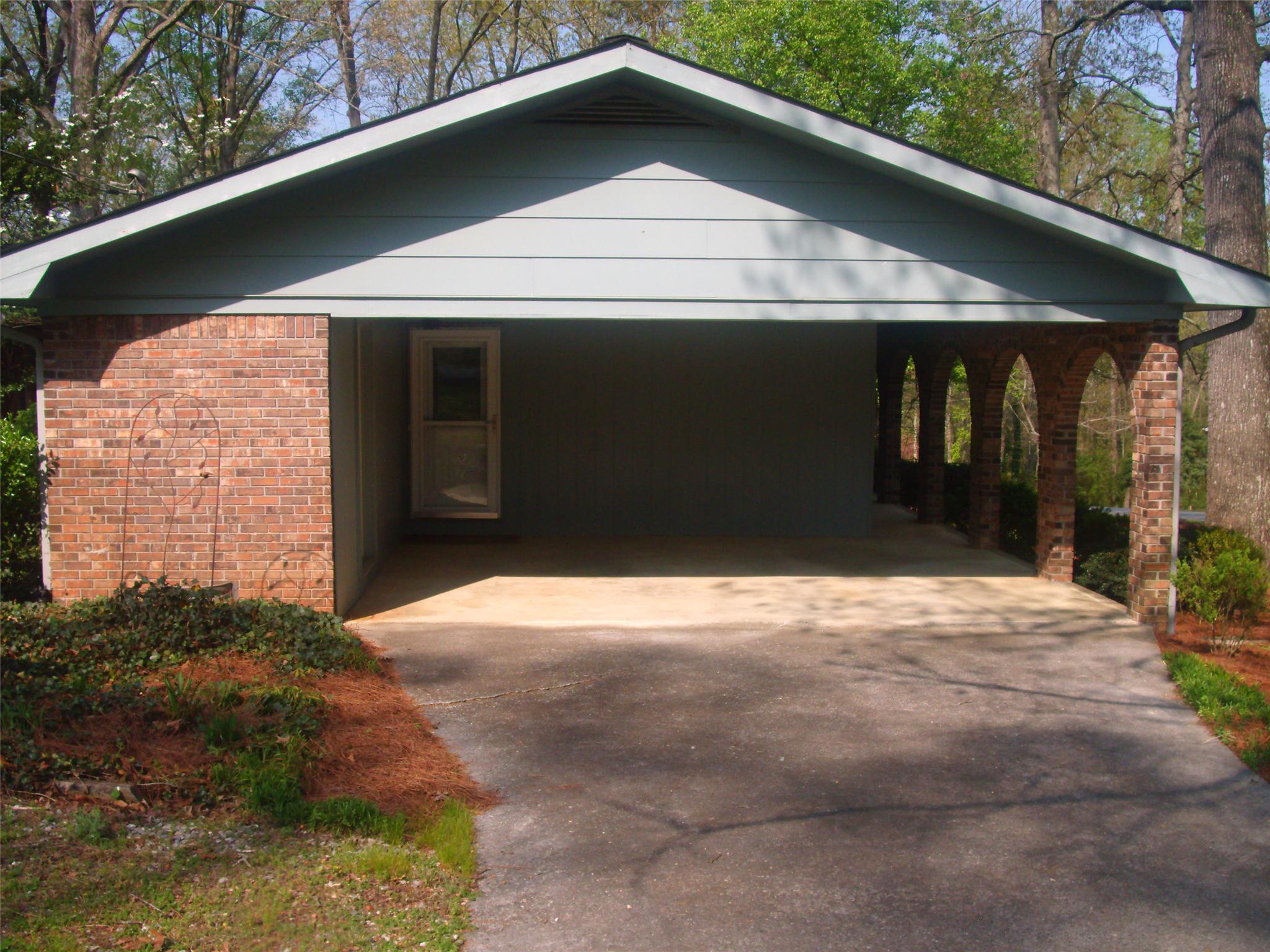 341 Valley Dr, Cornelia, GA 30531 photo 2