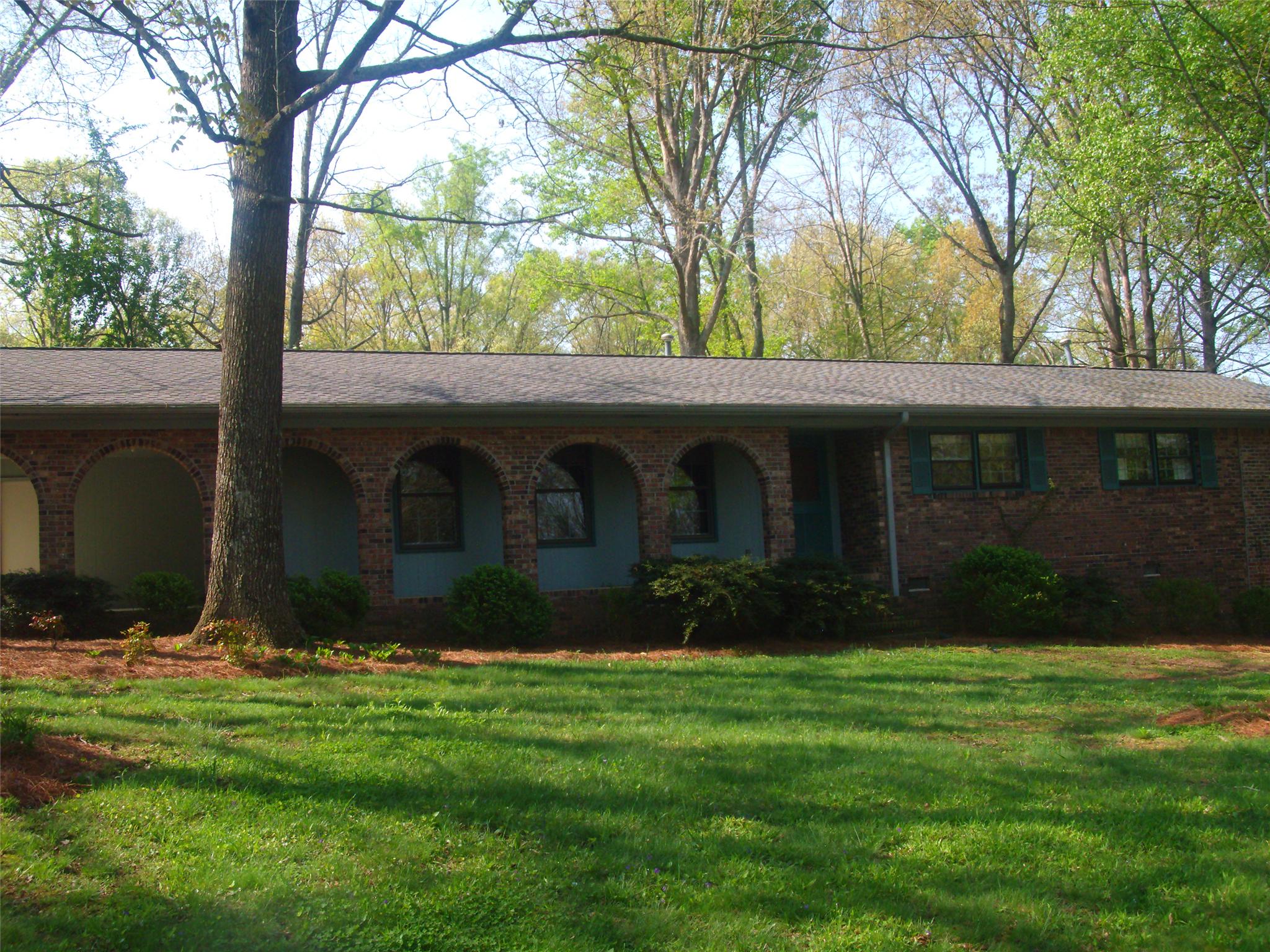 341 Valley Dr, Cornelia, GA 30531 photo 1