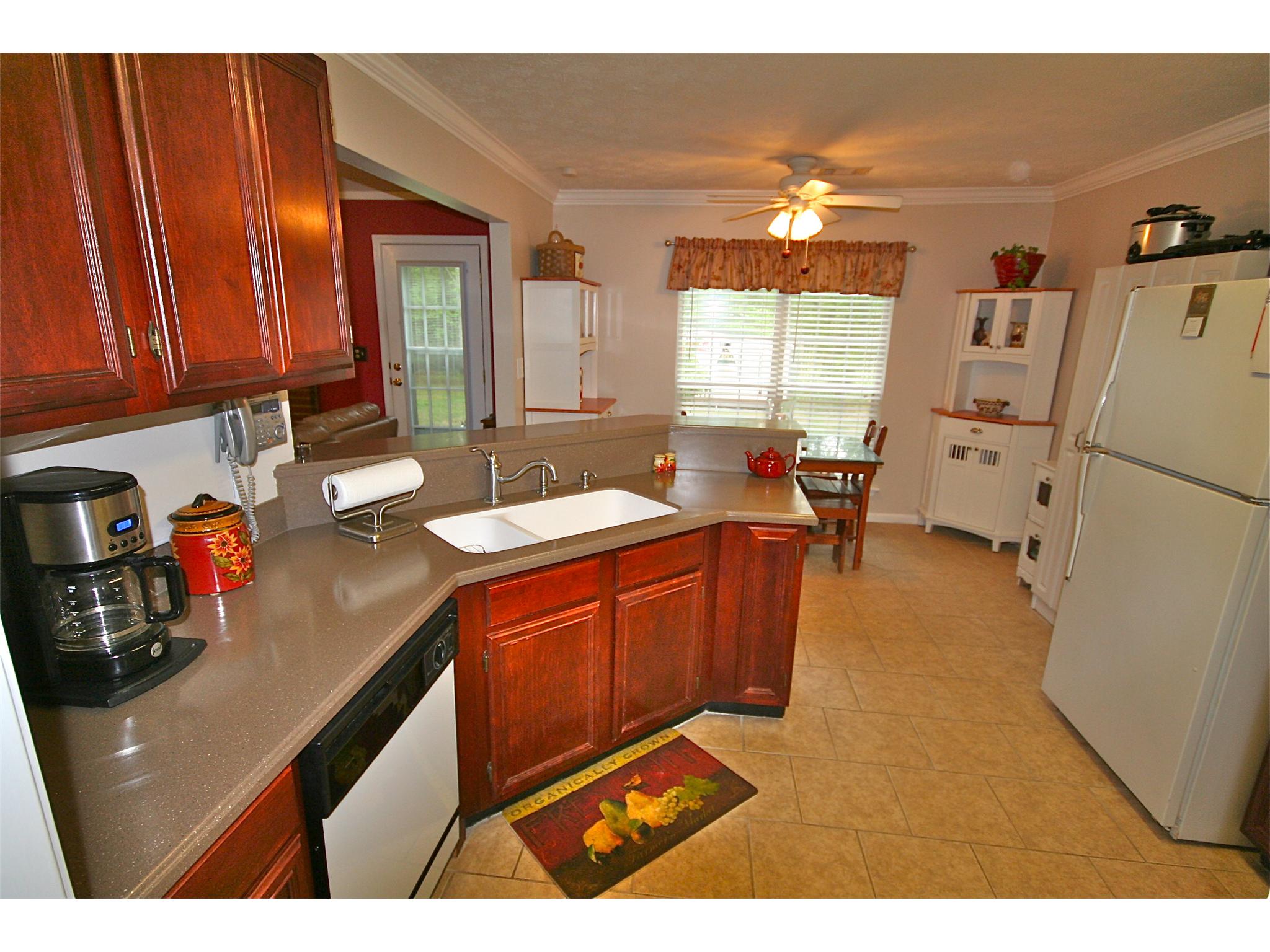 111 Twelve Oaks Dr, Lagrange, GA 30241 photo 5