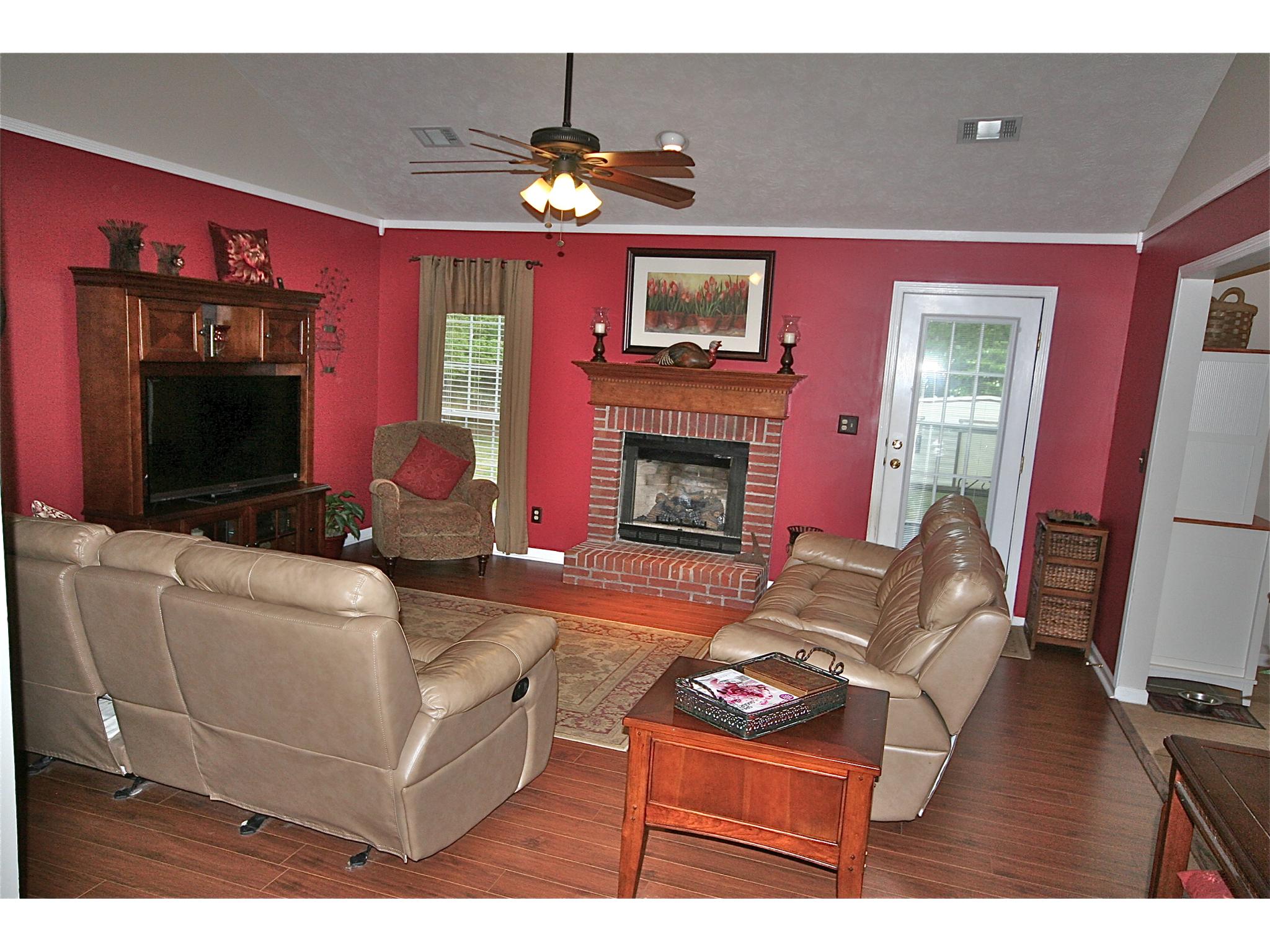 111 Twelve Oaks Dr, Lagrange, GA 30241 photo 2