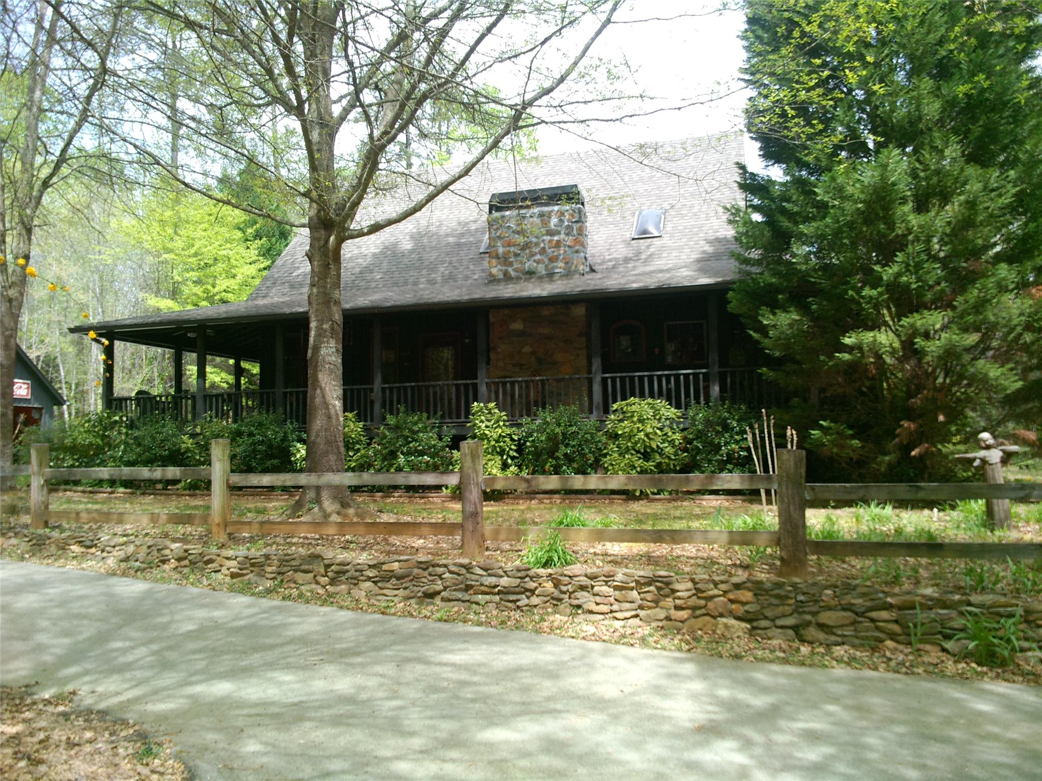 405 Rocky Creek Dr, Hampton, GA 30228 photo 1