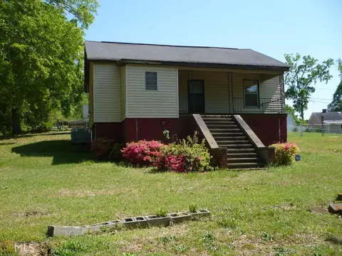 206 E Sears St, Valley, AL 36854 photo 2