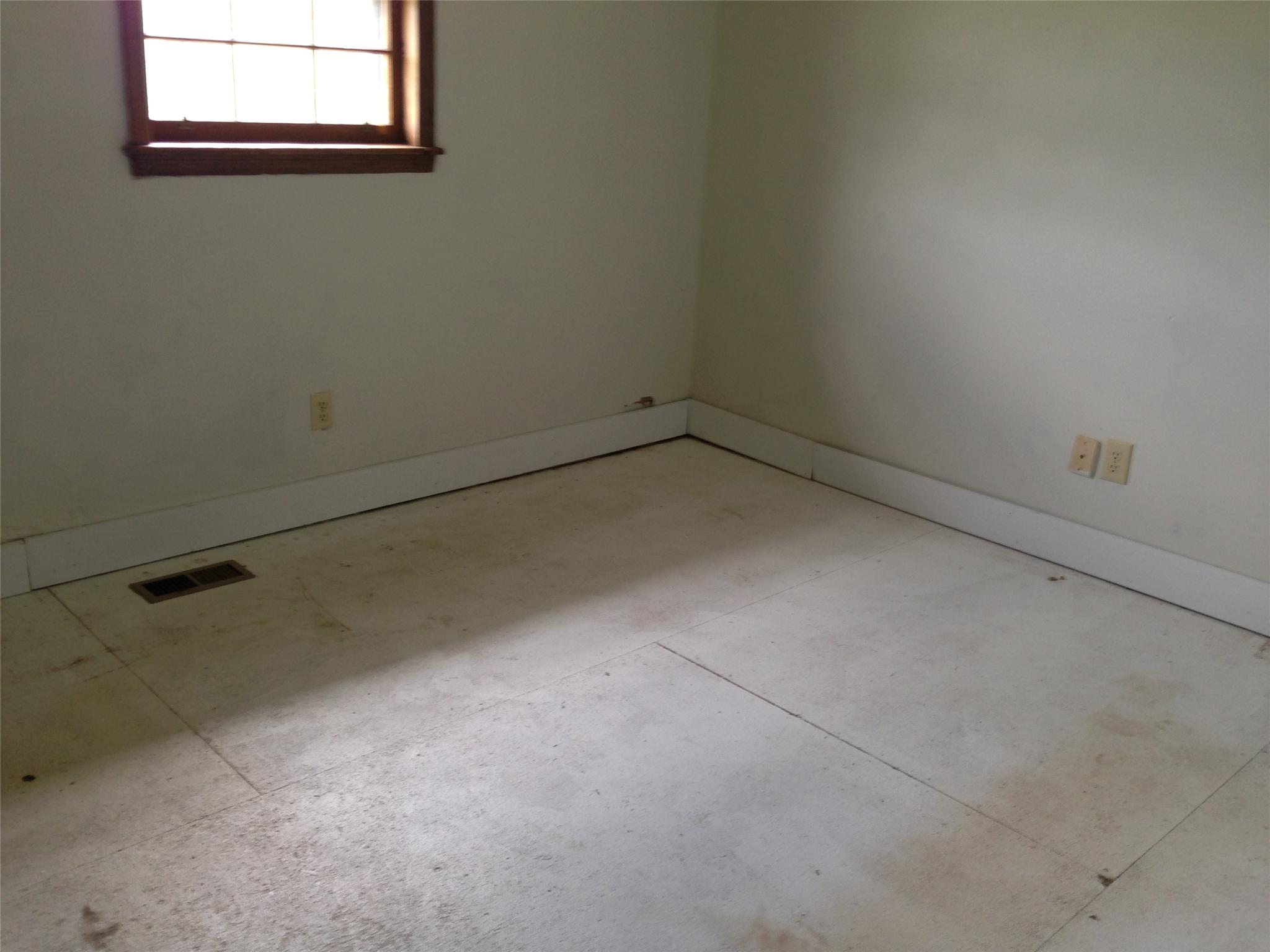 365 E Wright St, Winder, GA 30680 photo 13