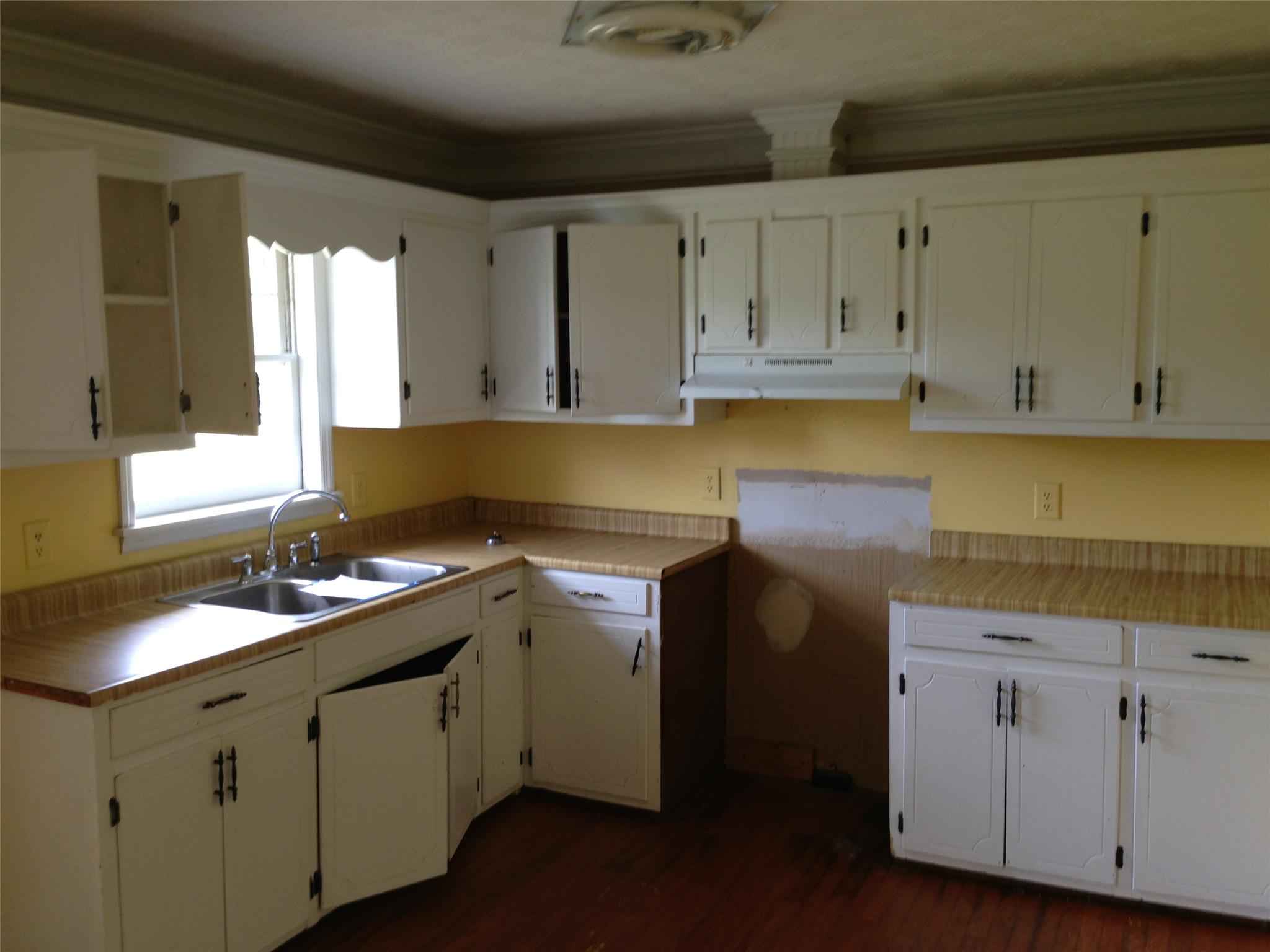 365 E Wright St, Winder, GA 30680 photo 7