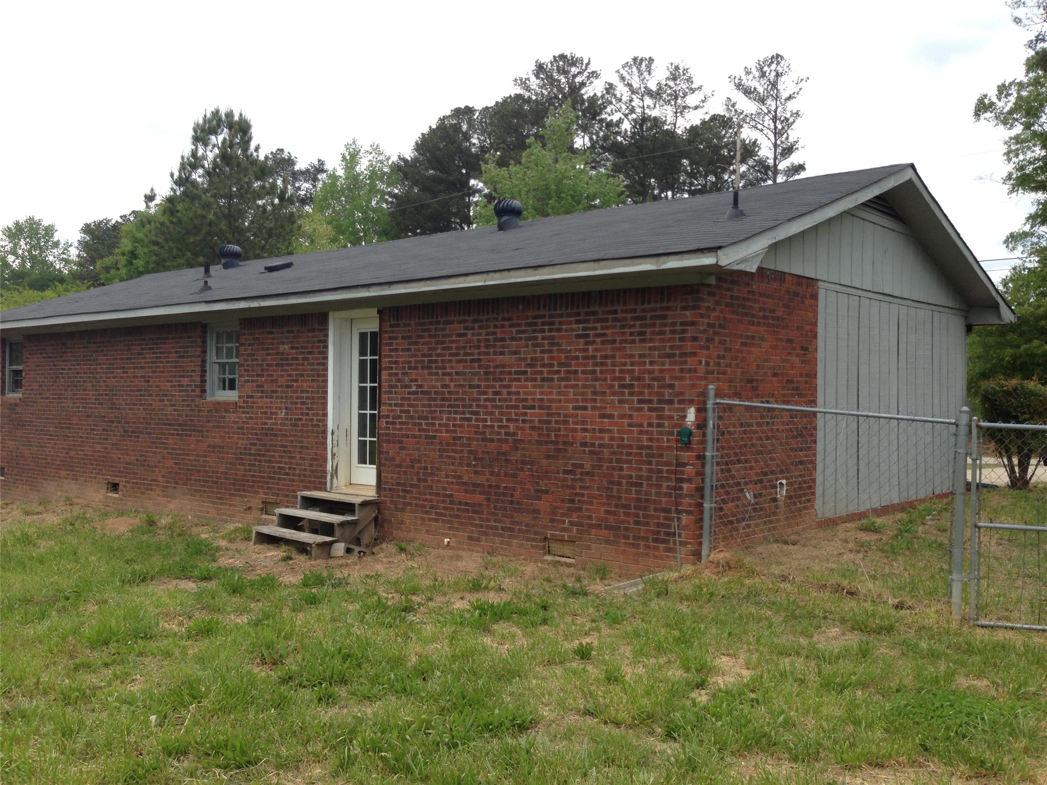 365 E Wright St, Winder, GA 30680 photo 2