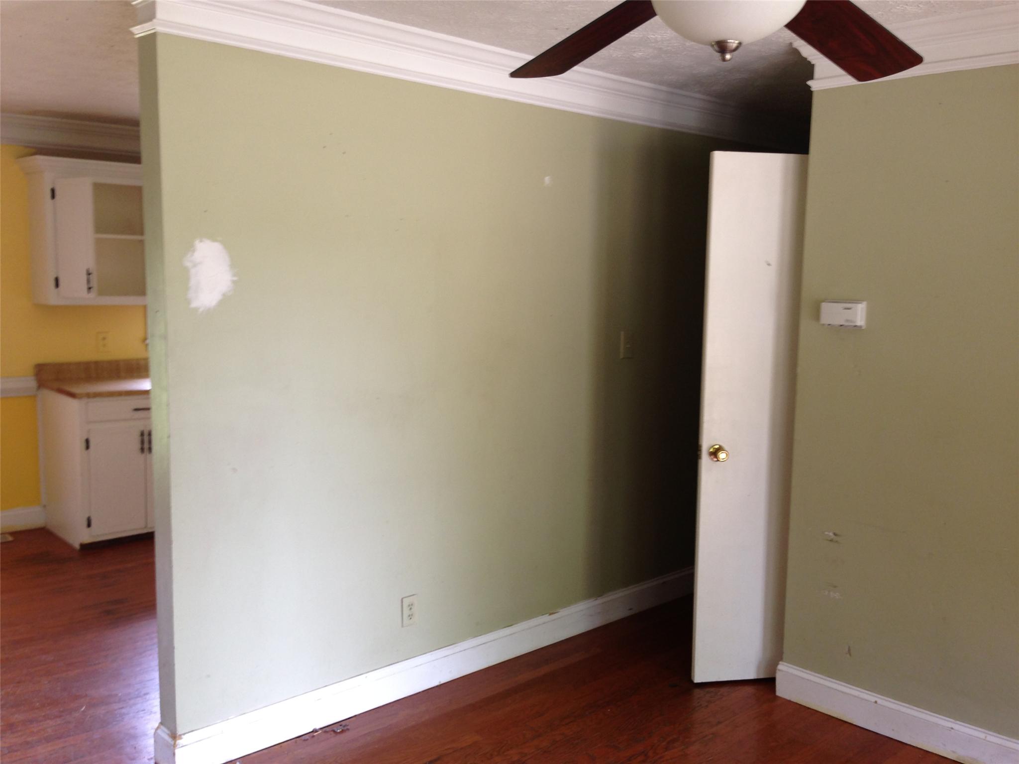 365 E Wright St, Winder, GA 30680 photo 9