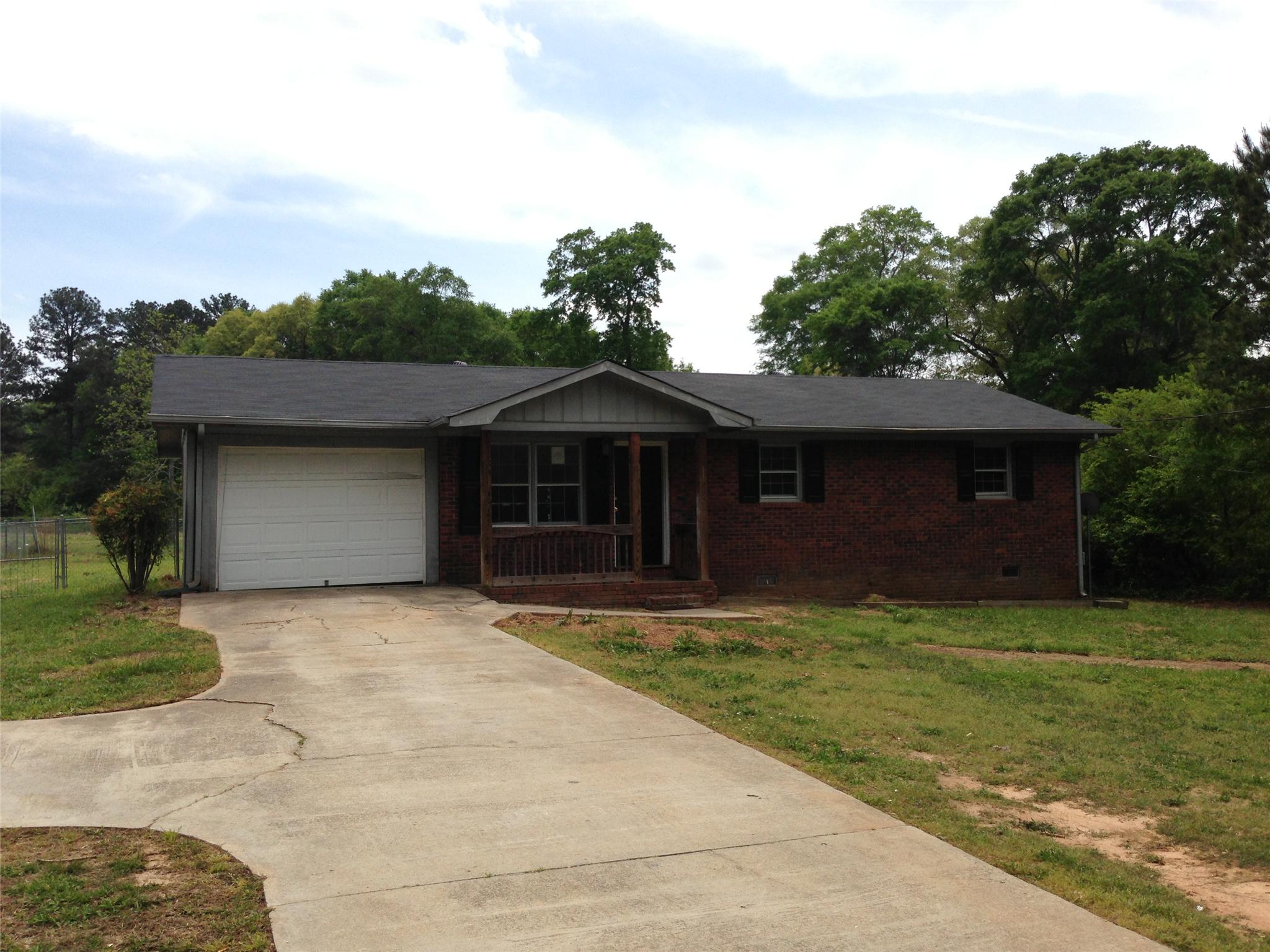 365 E Wright St, Winder, GA 30680 photo 1