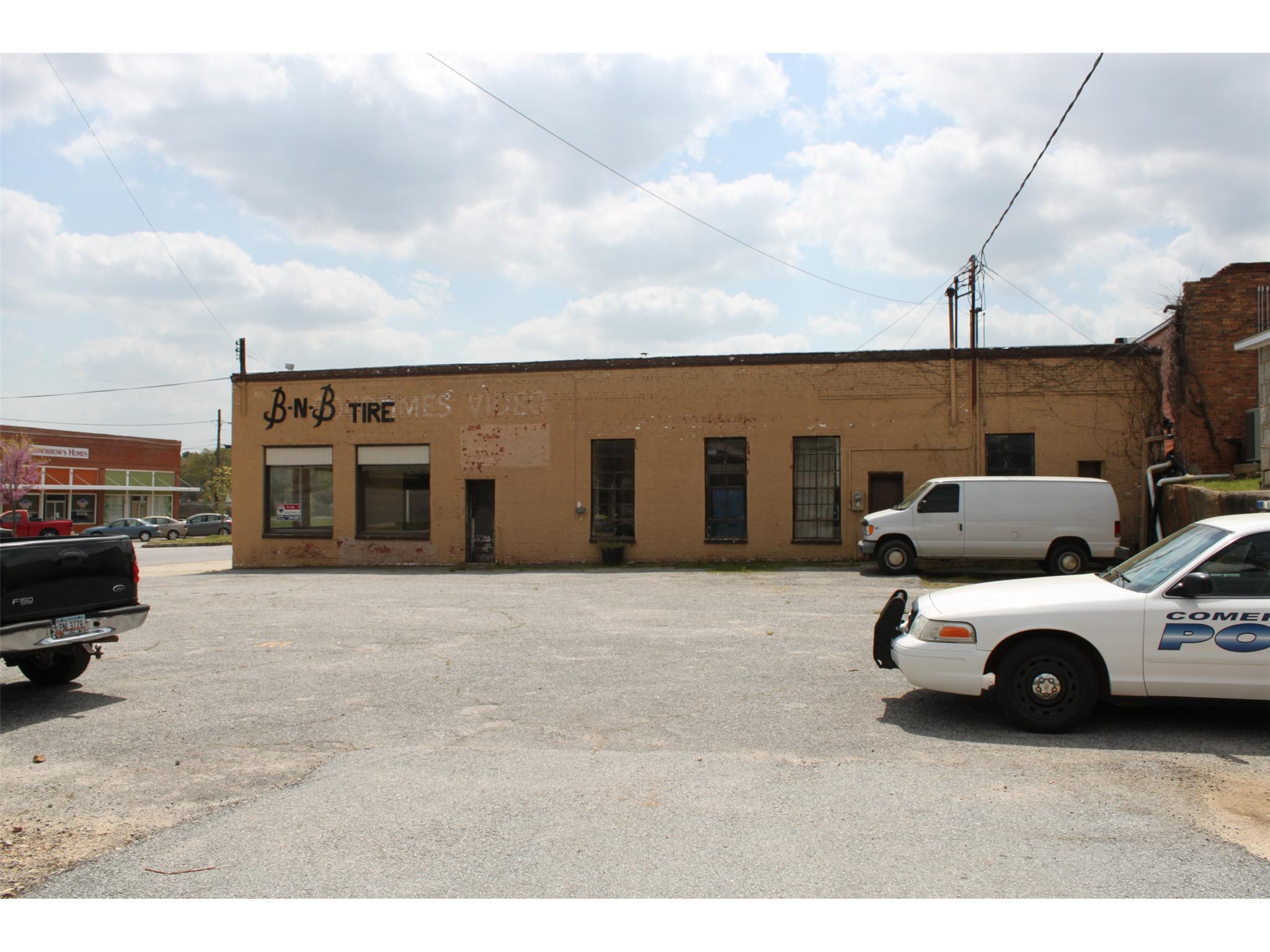 1967 Main St, Comer, GA 30629 photo 10