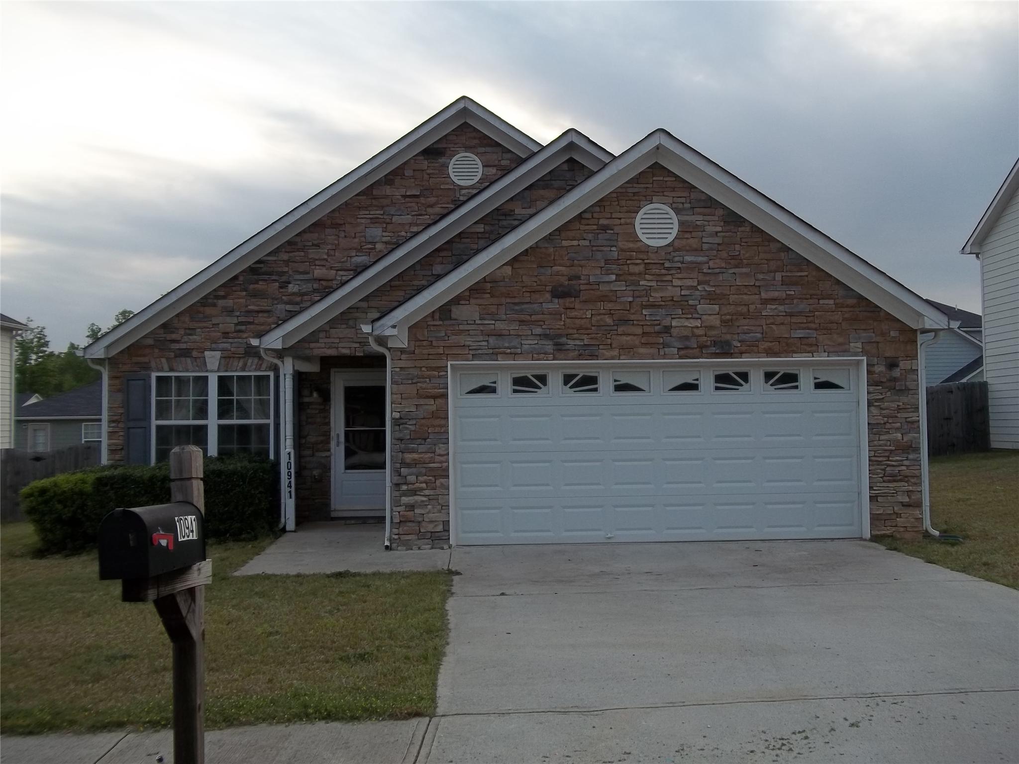10941 Big Sky Dr, Hampton, GA 30228 photo 1