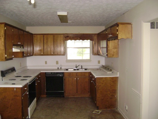 65 White Oak Dr, Covington, GA 30016 photo 2