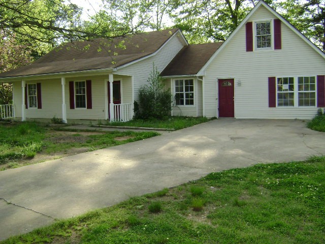 65 White Oak Dr, Covington, GA 30016 photo 1