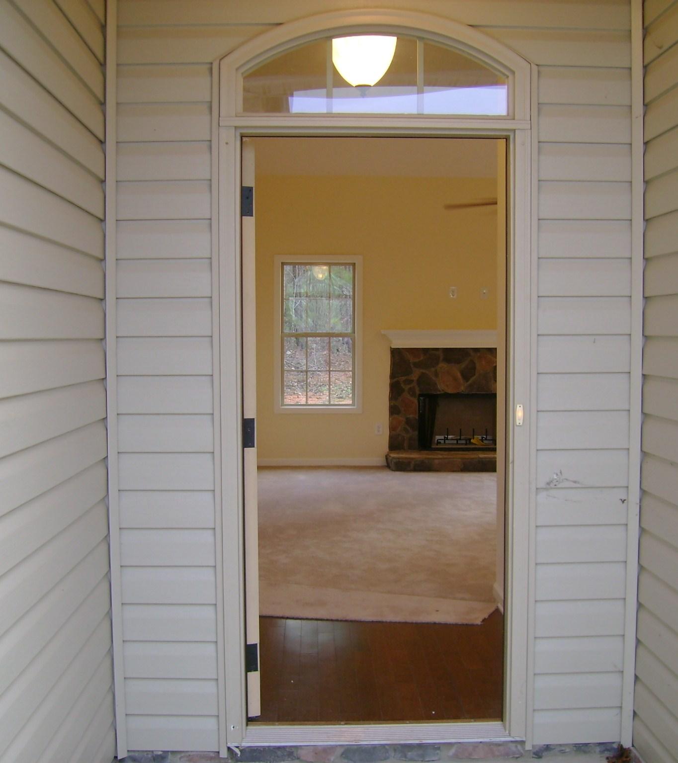 126 Red Oak Dr, Barnesville, GA 30204 photo 2