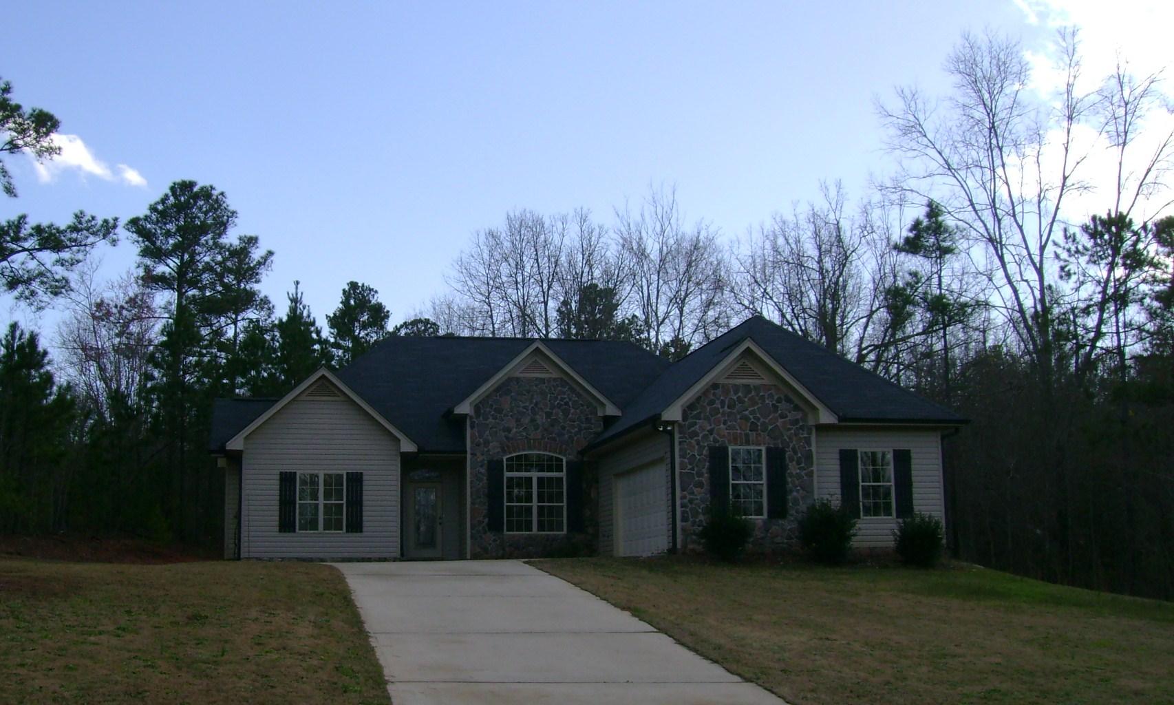 126 Red Oak Dr, Barnesville, GA 30204 photo 1