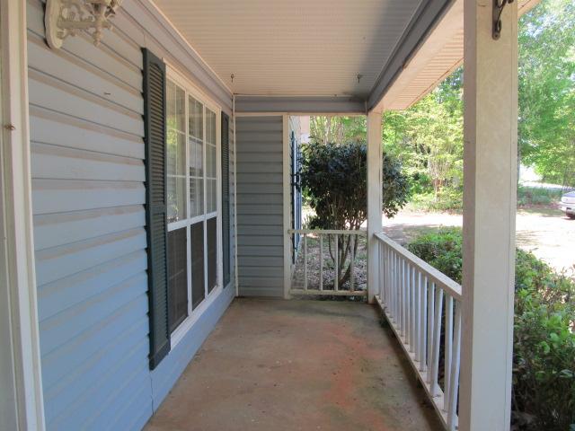 105 Colonial Ct, Lagrange, GA 30240 photo 2