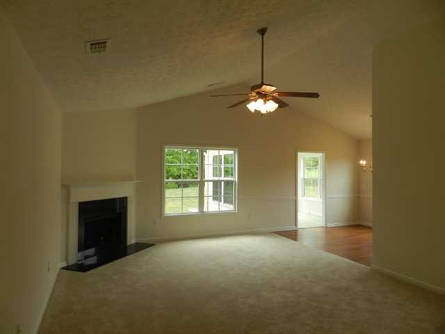 145 Carrington Dr, Commerce, GA 30529 photo 4