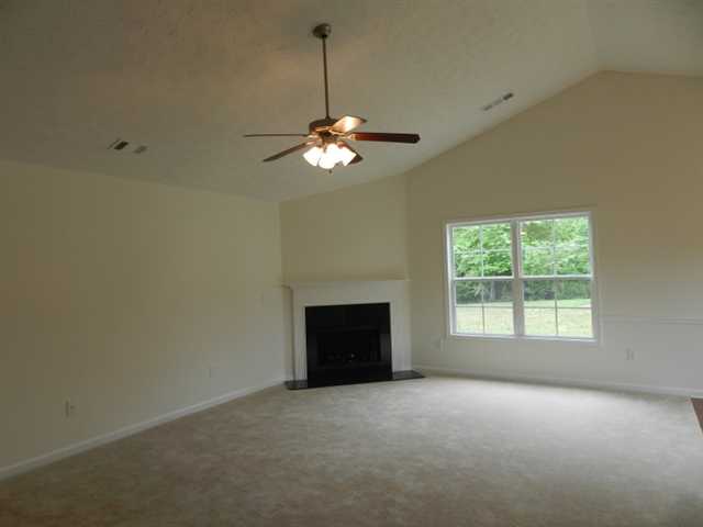 145 Carrington Dr, Commerce, GA 30529 photo 3