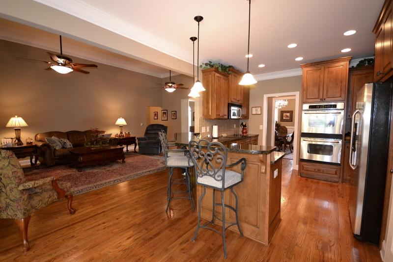 2016 Democracy Dr, Buford, GA 30519 photo 10