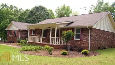 28 Williamson Dr, Williamson, GA 30292 photo 2