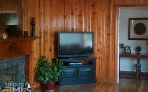 593 Maple St, Cornelia, GA 30531 photo 2