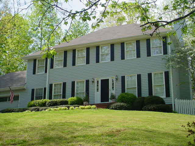 107 Crawford Manor Dr, Toccoa, GA 30577 photo 1