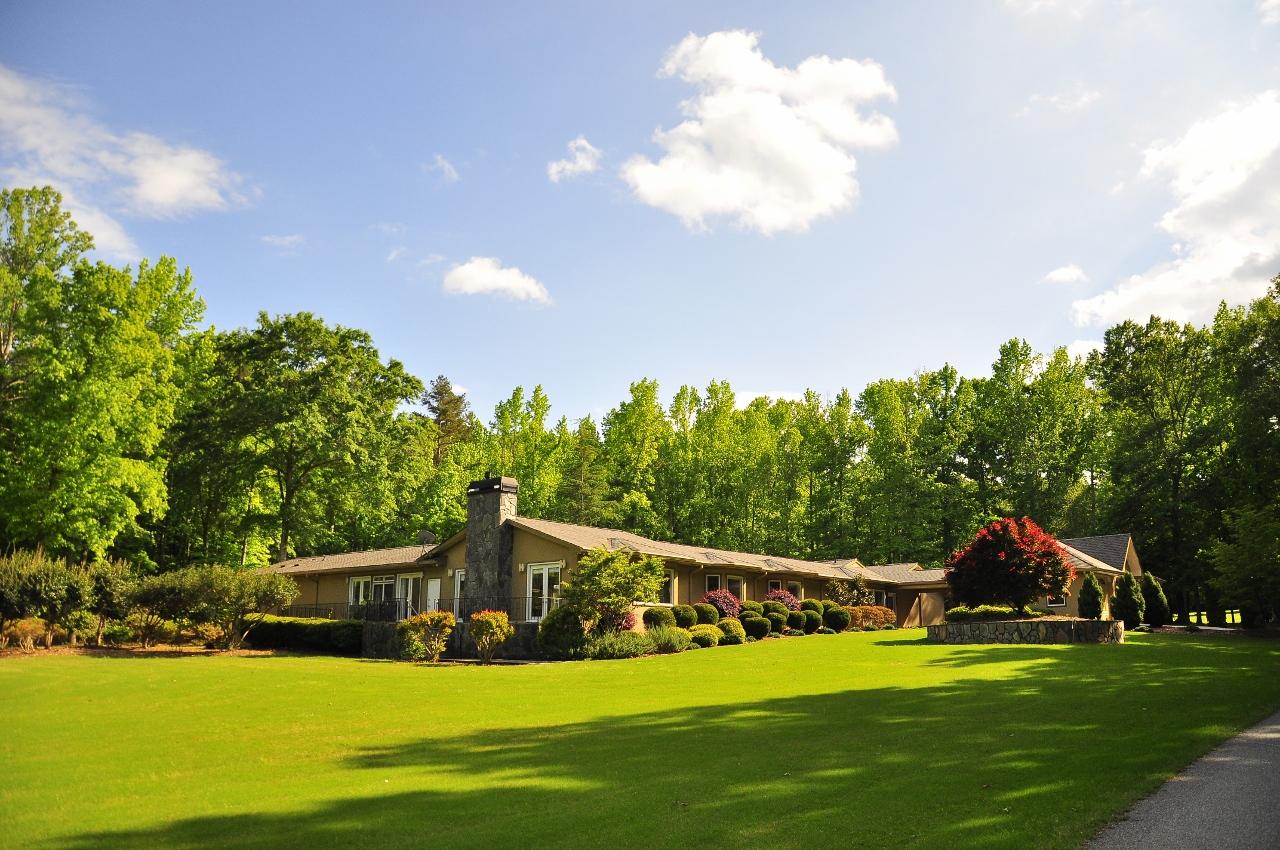 384 Riverbend Rd, Monroe, GA 30655 photo 1