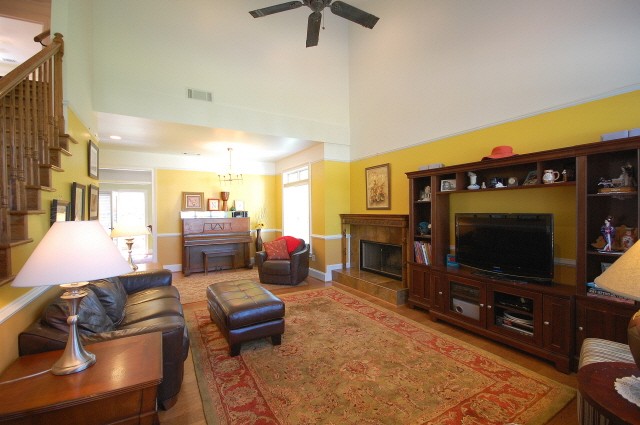 1072 Third St, Stone Mountain, GA 30083 photo 4