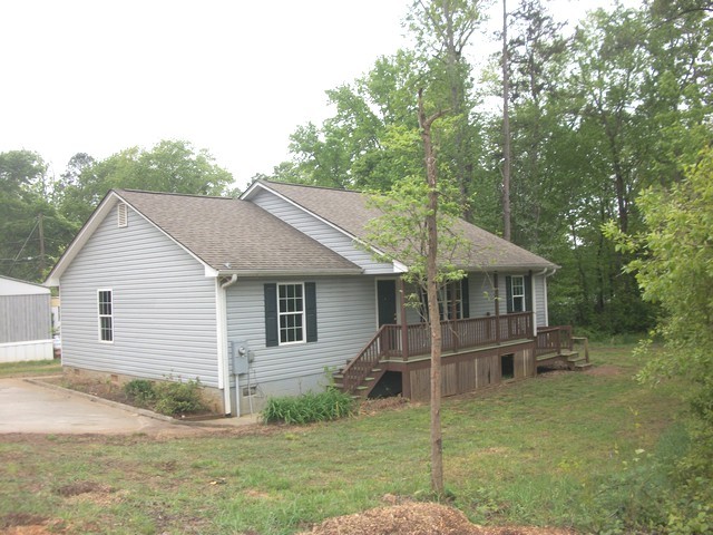 215 Hendricks St, Cornelia, GA 30531 photo 1