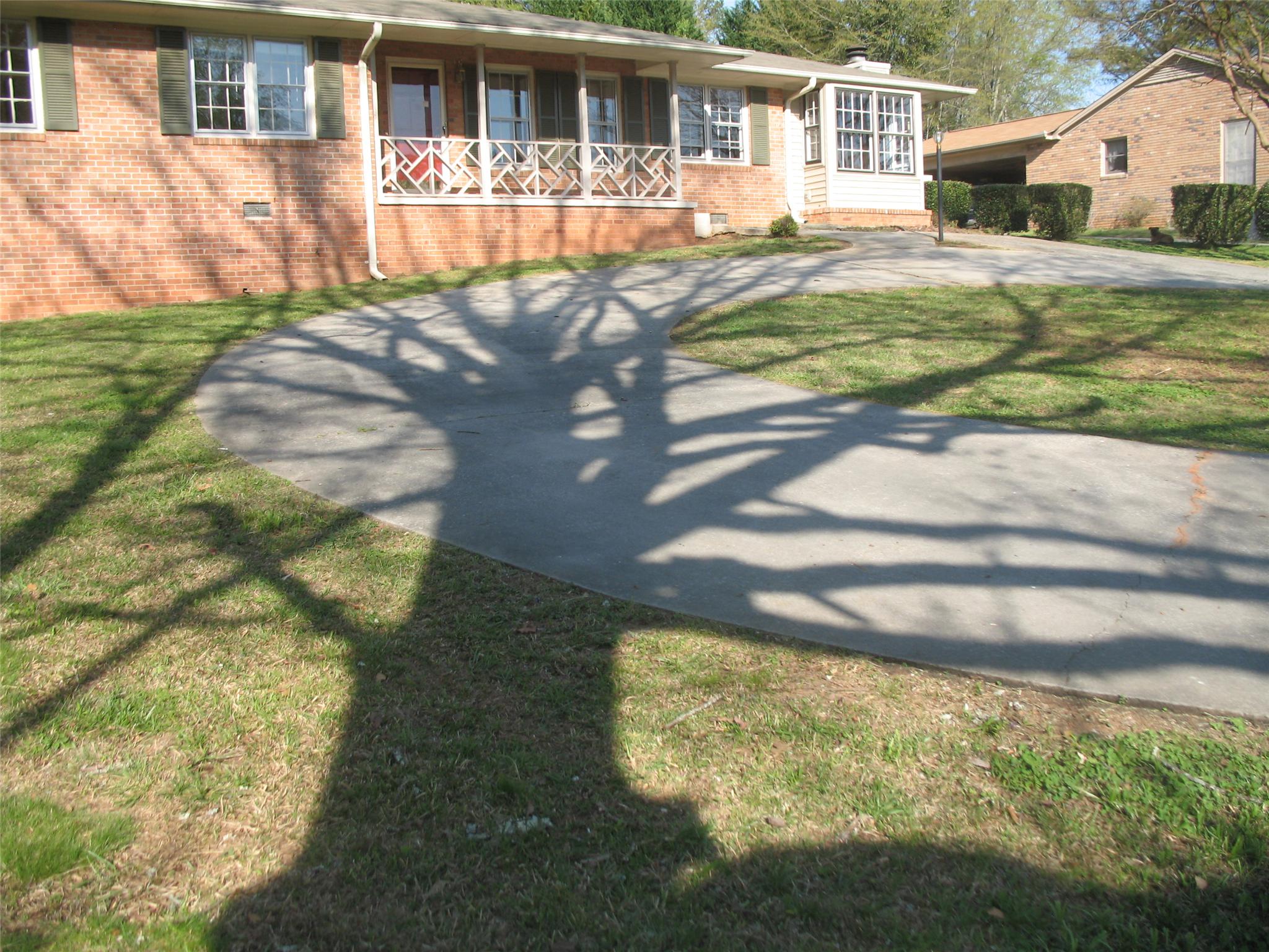 115 Willowdale Dr, Toccoa, GA 30577 photo 2