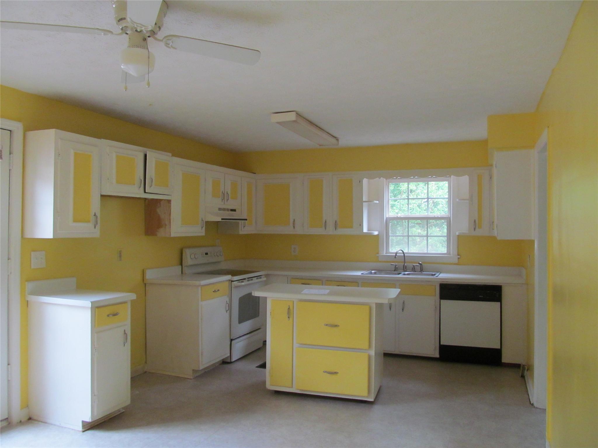 129 Plum Tree, Lagrange, GA 30240 photo 3