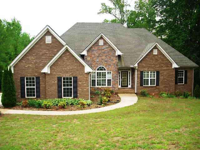 545 Oconee Ln, Commerce, GA 30529 photo 1