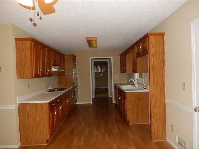 2181 Dee Dee Trl, Buford, GA 30519 photo 3