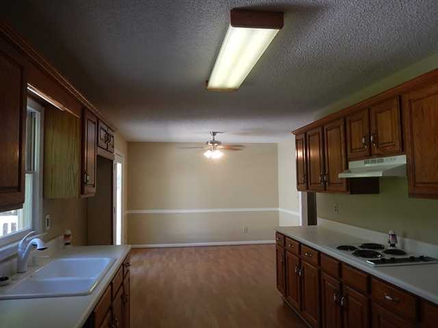 2181 Dee Dee Trl, Buford, GA 30519 photo 4