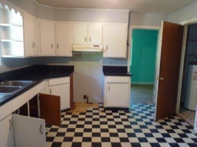 3115 Commodore Dr, Macon, GA 31211 photo 3