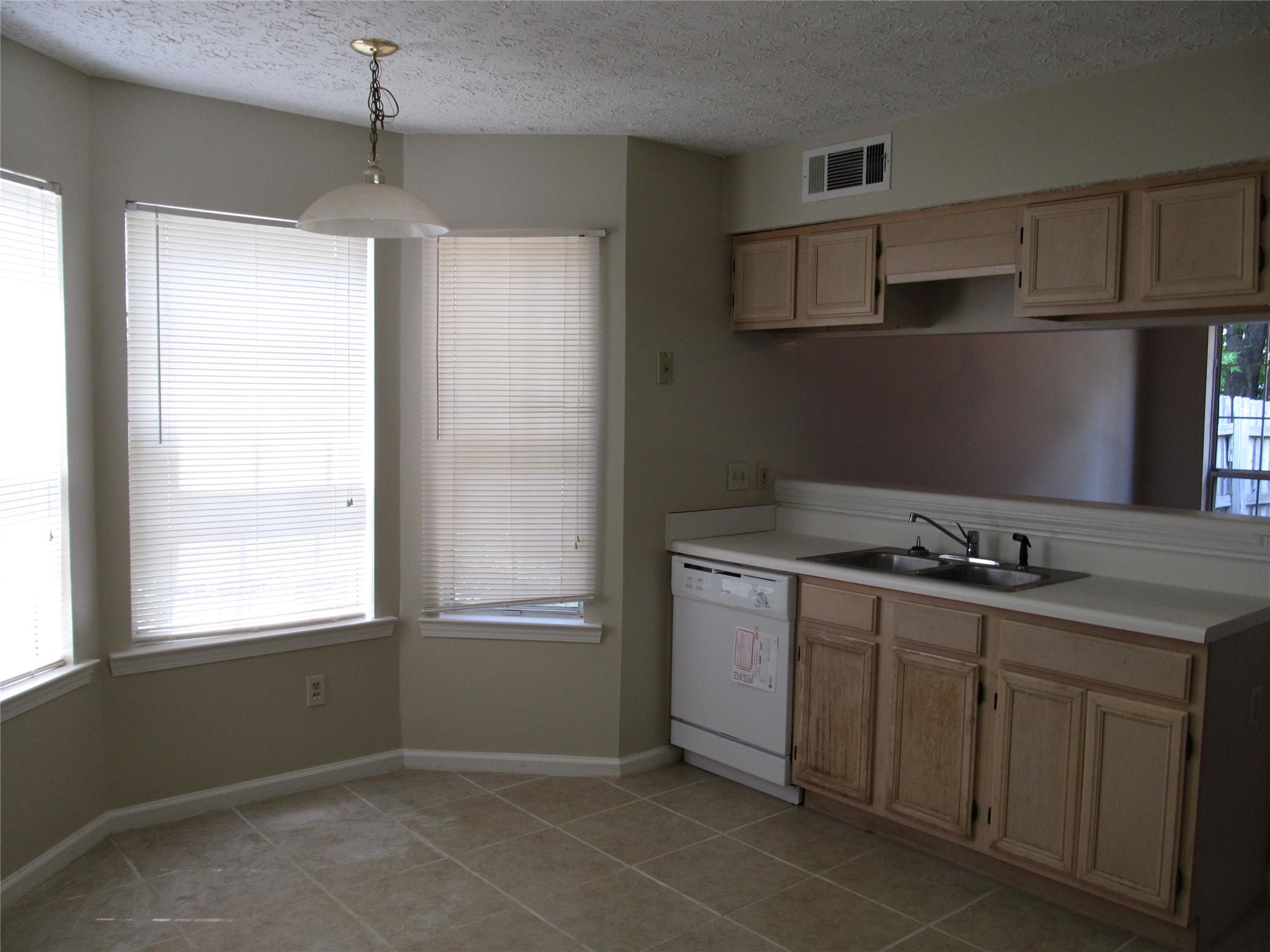 2949 Weston Brook Ln, Duluth, GA 30096 photo 3