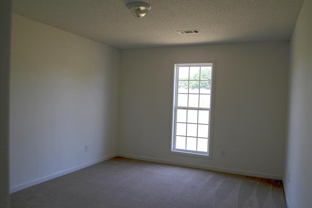 1608 Queens Dr, Winder, GA 30680 photo 9