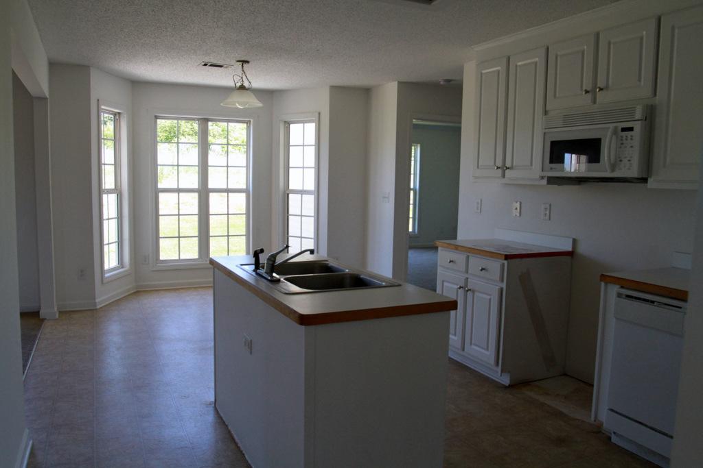 1608 Queens Dr, Winder, GA 30680 photo 4