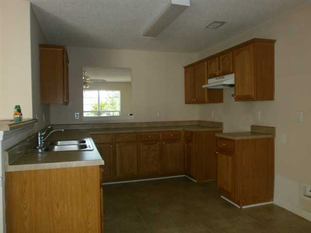 1525 April Ln, Morrow, GA 30260 photo 14